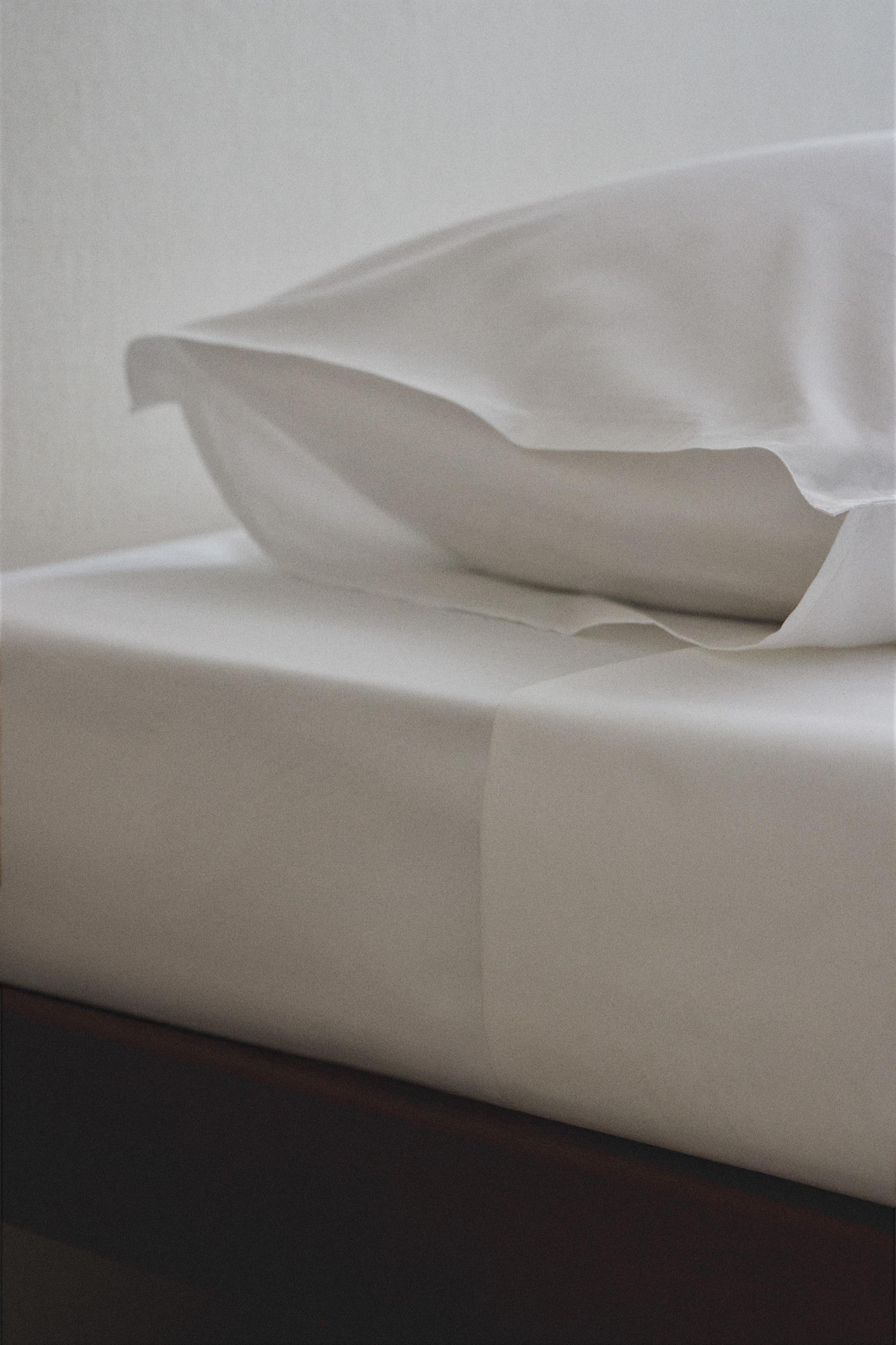 PERCALE FITTED SHEET | 40 CM HIGH (500 THREAD COUNT)